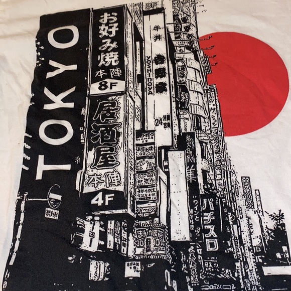 VTG Tokyo scene T-shirt. Size S/M. - Picture 5 of 10